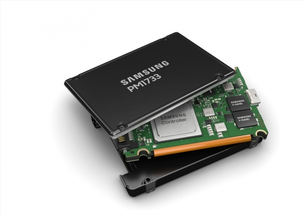 삼성전자, 초고용량 SSD 2.5인치_U.2/사진=삼선전자 제공