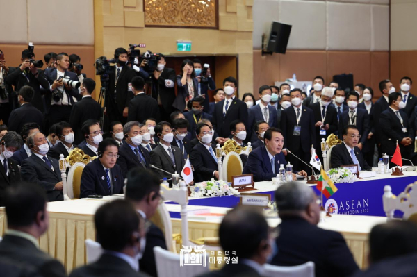 윤석열 대통령이 12일 캄보디아 프놈펜에서 열린 제25차 아세안+3 정상회의에 참석했다./사진: 대통령실 제공